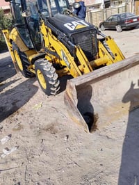 حفاره كتر بلر موديل 2009 جديده ونضيفه كلش تخم تاير محرك 105 سوبر مكفول...