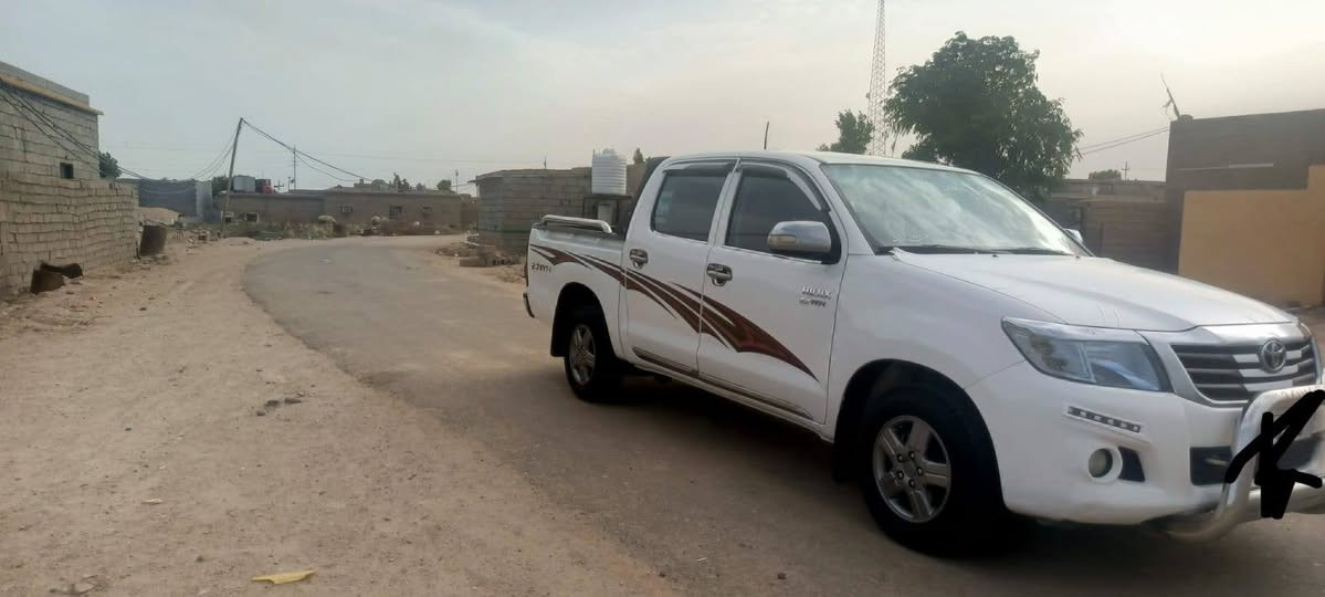 سياره للبيع موديل ١٤  أوتماتيك  تخم تاير برجستون جديد شاصي ١٩ رقم ميسان بسمي  شخصيآ رقم الجديد  سياره مكفوله كفاله عامه  ماعدى بيه باردات قليله وشويه تكحيل مكفوله من الصبغ والتبديل  مكينه لامفتوحه ولاتنقيص  السعر ٢١٨ وبيه مجال حك الجيه قليل كلش 
المكان البصره الرميله الشماليه 
أستفسار ***********
