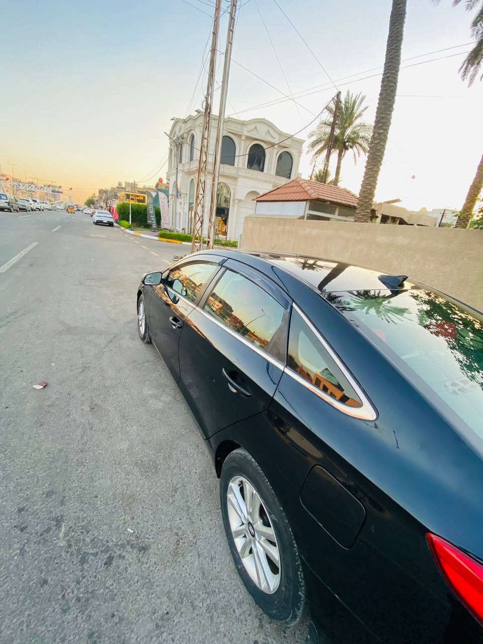 السلام عليكم شباب 
سوناتا ٢٠١٧ لون اسود مواصفات 
شاشة
 كامرة دواره

نظام اكروز تثبيت سرعه
تحكم استيرن
ثلاث انضمة قيادة 
‏                              Sport
‏                         Eco
‏            Normal 
حادث جاملغ وبنيد 
بنيد معمر وجاملغ مبدل اصلي تفصيخ
شواصي لغود كفالة سونر جديد هسه سويته مرفوق بل منشور 
السياره ماشيه 135ميل
كير محرك تبريد خير من الإبلاغ 
والله العضيم ادير دهن كلة اصلي رافينول والسياره على ايدي كصيته  من امريكا موصفاته نص فول
جديدة بمعنى الكلمة سنويه بسمي 
السعر115$ وبيها مجال للطيببن
مكاني بغداد ***********
