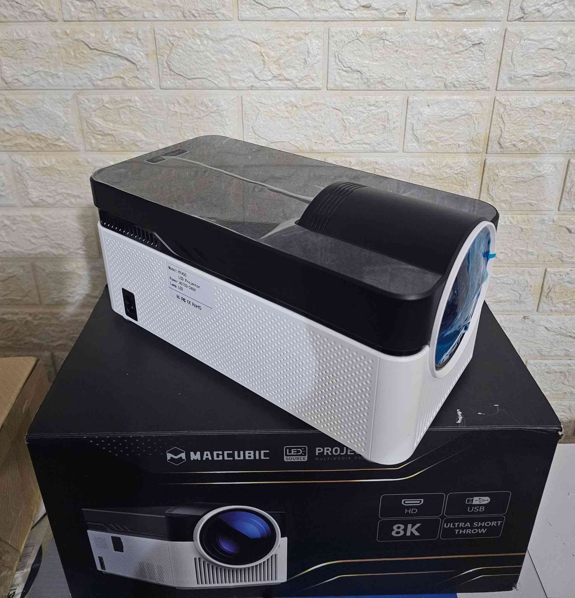 داتاشوو مارکە عالمیە magcubic 🌍
نسخە HY 450  ، 8K ، نسخە اصلیە 💯
واحد من افضل نوعیات و نسخە معروفە ، کلهن یعرف هاي نوعیە شلون و مواصفاتە شلونە ، مواصفاتە عالیە و مارکە معروفە magcubic العالمیە
 دقە 8k ، اندروید ، وایفاي و بلوتوث ، شترید تنزل بیە 
قوة الوظوح { 900ansi } 💣
جدید غیر مستخدم 
سعرە مزاد یا اخوان  ، تدفع السعر ، اعلی سعر ابیع 💰


**إذا كنت صاحب هذا الإعلان وتريد حذفه لأي سبب، رجاءا أرسل رسالة إلى الدعم الفني**