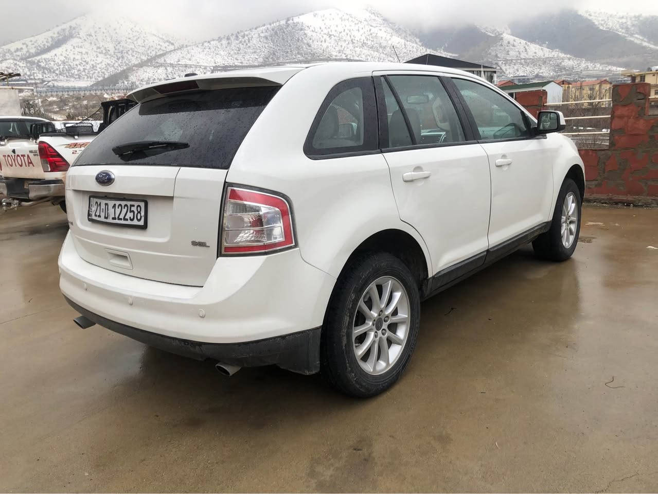 سلام علیکم 
فۆرد ادج ٢٠١٠ بۆ فرۆشتن 
مواسەفات SEL
سەنەوی و رەقەمی تازەیە تا ٢٠٢٨
بە کلین داخل بوە لێرە یەک پارچەی بوە بە بۆیاخ 
بێ ئێرباگ بێ ناو گرتن 
گێڕ و مەکینە و تحویل و غرامە بە شەرت
سەیارەکە زۆر مەزبوتە کامل پێشی تازە داگیراوە چرکەی تیا نیە
ماڵی دۆستە
نرخی ٩٥ گەڵ و مجالێکی برایانە
*********** 
لە سلێمانی السليمانية, العراق
