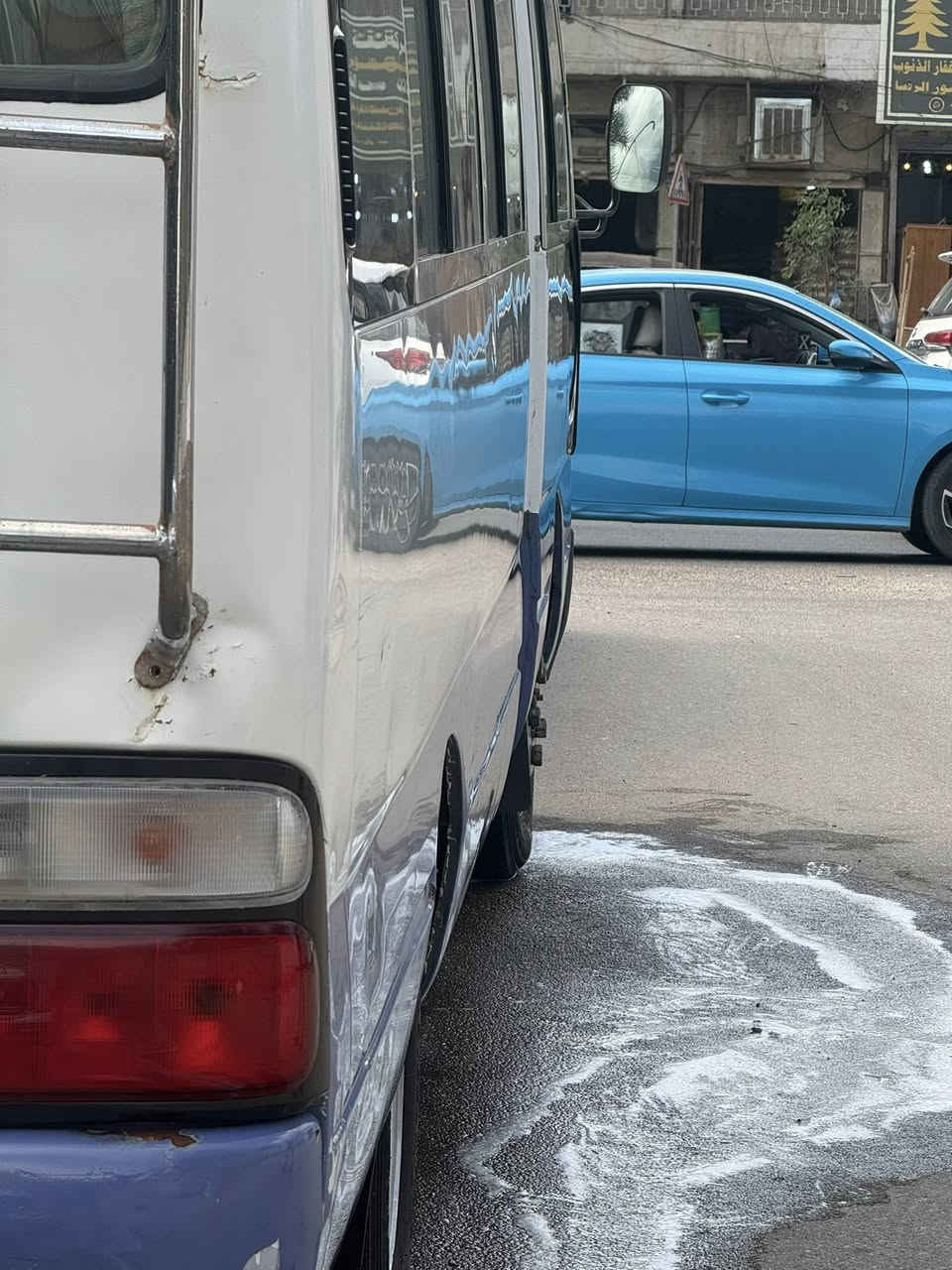 ٢٠٠١ للبيع 
***********
