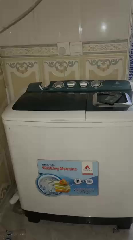 ب اسعار مناسبة جدا سخان صغير بسعر60 حجم 80 وغسالة ب200 ثلاجة بسعر 100  مستعملات استعمال بسيط للتواصل على الواتس ***********
