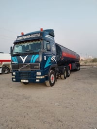 فولفو • موديل ٢٠٠٢ • حمولة ٣٦٠٠٠