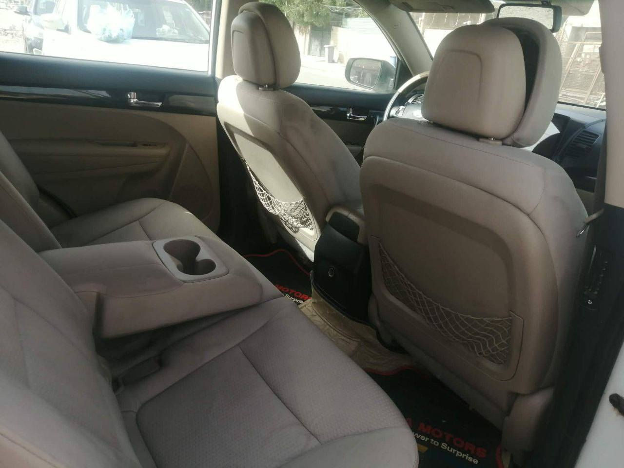 السلام عليكم ورحمة الله وبركاته.عندي سورنتو 2012 امريكيه حادث بسيط جاملغ وبنيد  صور الحادث وتس اب وبالعراق شخط اباب الصدر والباب الخلفية سياره جاهزه مكينه كير صدر تبريد السعر 115
***********
