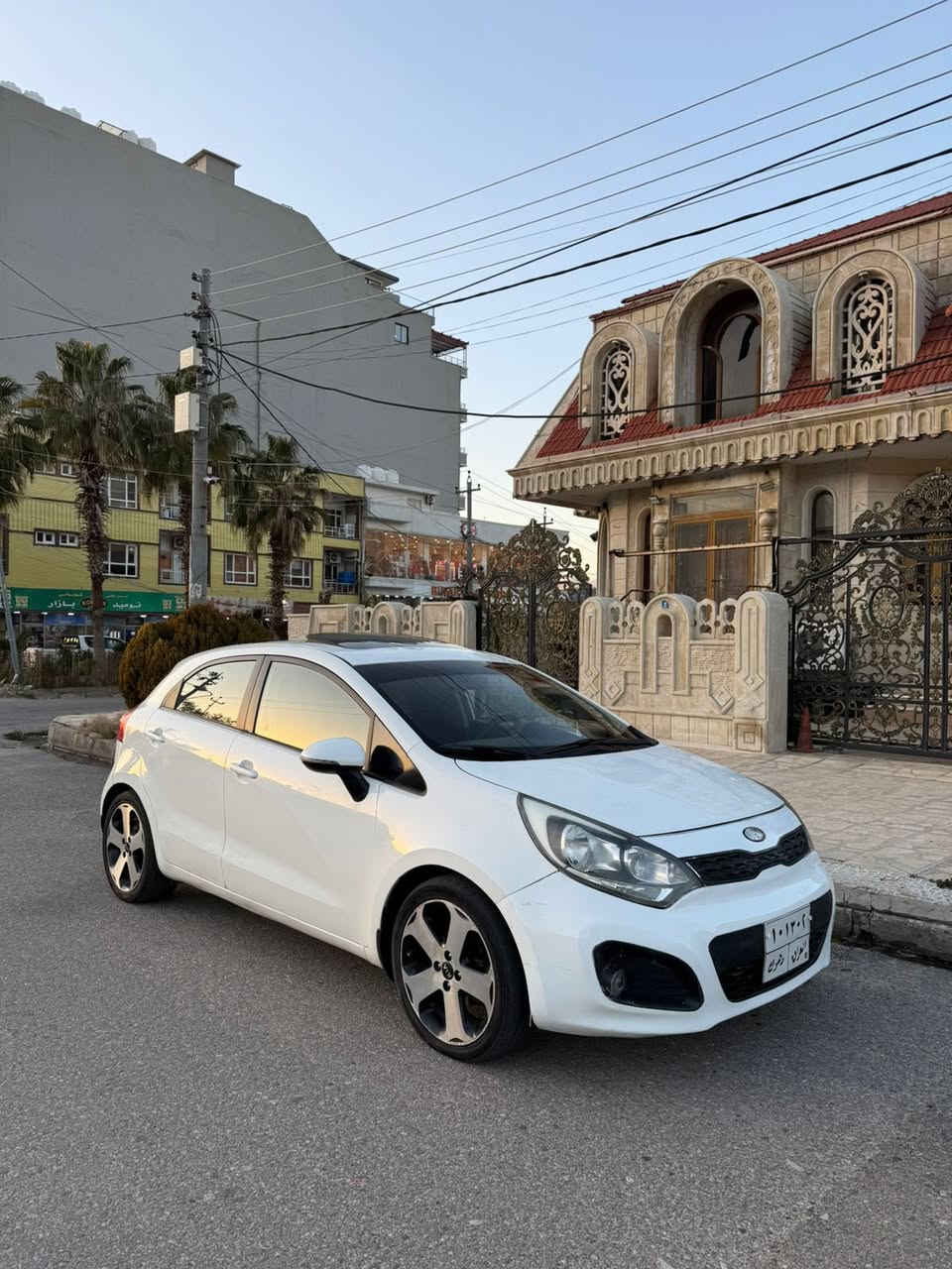 𝐊𝐢𝐚 𝐑𝐢𝐨 / 𝟐𝟎𝟏𝟒 

- نوع السيارة : كيا ريو 
- الموديل السيارة : 2014 
- السعر السيارة مناسب …. 89 $$$ ورقه 

- ضرر السيارة : ٢ قتعه تبديل شركة
- سقف بيهة شوية تحكيل 
- بدون دواخل و بدون ايرباك بشرط 
- السيارة ما بيهة مصرف تخم تايرات جديد
- تخم ويل جديد تخم امامي و تخم خلفي جديد

- محرك السيارة بدون نواقص
- محرك السيارة مرغوب 

- مكان السيارة : دهوك
- الهاتف : 0750.479.61.77


**إذا كنت صاحب هذا الإعلان وتريد حذفه لأي سبب، رجاءا أرسل رسالة إلى الدعم الفني**