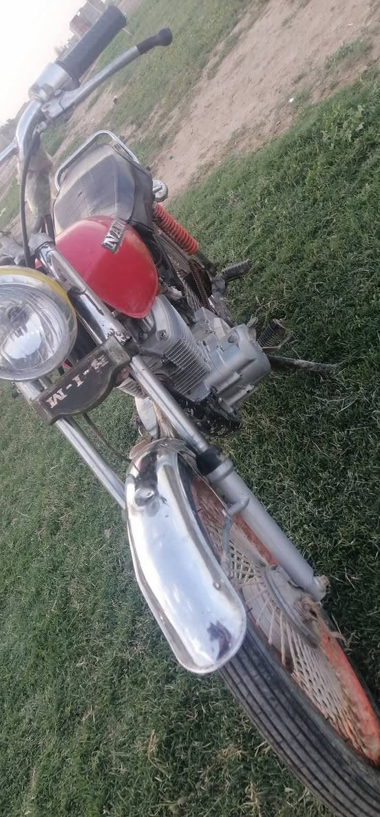 سلام عليكم
دراجة نامه 20 اوراق اصولي  مكينه زنجيل مفتوحه بس ولفات  سعر 350 وبيه مجال قليل الاستفسار عن طريق رقم الهاتف ***********
