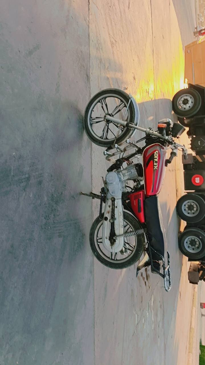 اسلام عليكم دراجه ارشه موديل 15 اوراق اصولي محدثه 23 مكينه خير من الله كهربايات كله شغال السعر 400 وبيهه مجال للستفسار ***********واسط لعزيزيه
