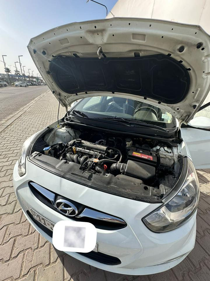 اكسنت ٢٠١١  خليجي 
محرك ١٦٠٠ دوش دبل قطرة 
بلو 
داخل بيجي 
فول السيارة 
مكفولة 
ماشية  🔴.   ٦٤      الف 
مال بيت كلش جديدة 
رقم بغداد الجديد 
تحويل مباشر 
تبريد تدفئة 
ارضية جلد 
سنوية هزة 
جاهزة من كلشي 

العنوان  بغداد الغزالية  

١٠٩ بيهة مجال بسيط كلش 

***********
