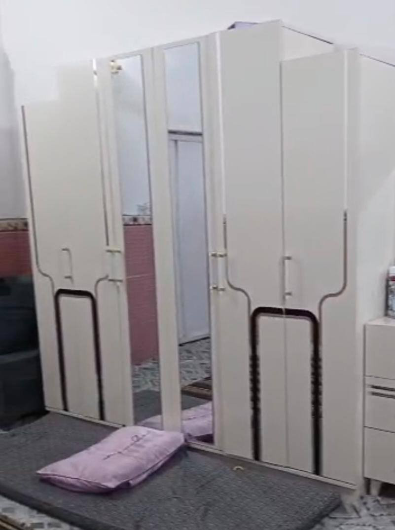 غ
غرفه نوم سعرها 400وياهة دوشك


**إذا كنت صاحب هذا الإعلان وتريد حذفه لأي سبب، رجاءا أرسل رسالة إلى الدعم الفني**