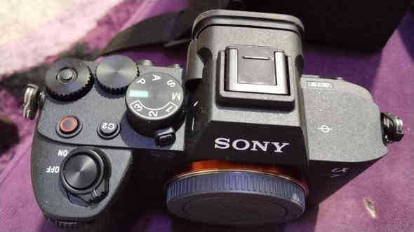 كامره سوني a7iv اخت الجديده شتر 400 صوره فقط
السعر مليونين وربع 
عدسة 70-24 سكما الاصدار الثاني أيضا كلش نظيفة مع الجنطة والقبغ والهود السعر مليون مليون و100 
مكاني بغداد حي الجهاد 
***********
