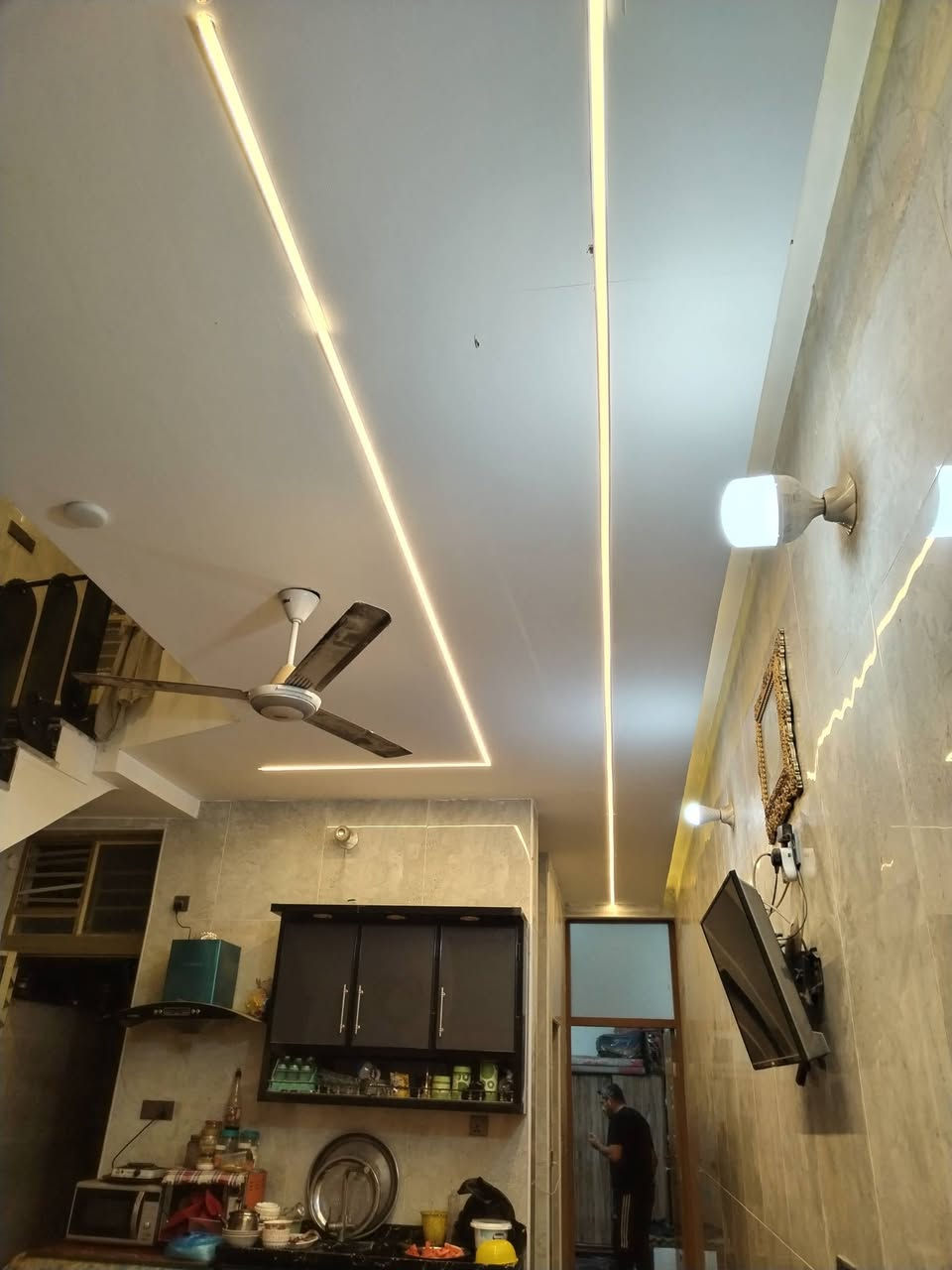للبيع ٩٣ متر
العنوان الشعب خلف مركز الشرطه فرعين
280 مليون
***********
