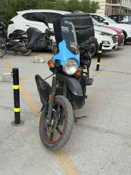 سلام عليكم شباب دراجه دايوان  للبيع  الدراجه ممرقمه دراجه مامتعوبه  الستفسار عل رقم ***********
