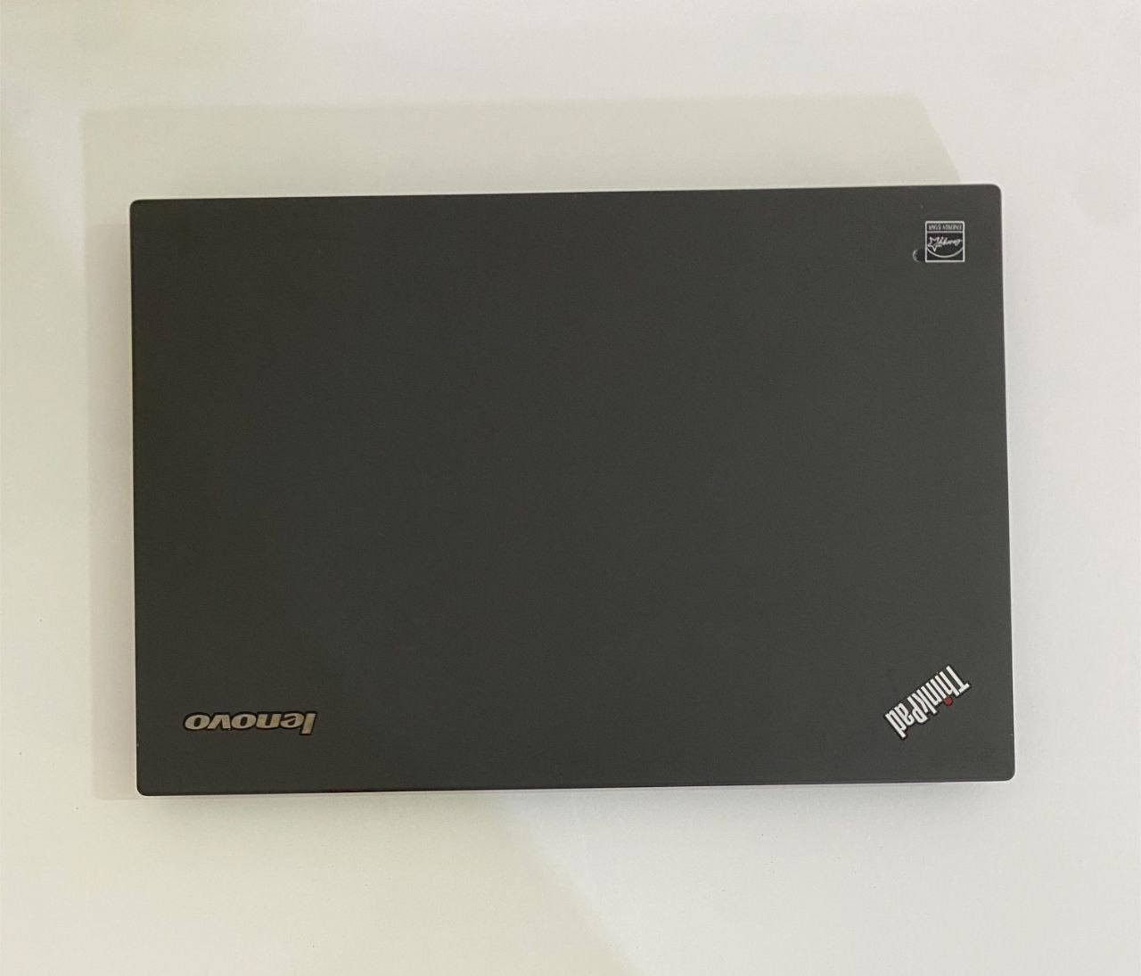 لابتوب Lenovo ThinkPad T450
✨ أداء قوي للمكتب، الجامعة، التصفح، والمونتاج الخفيف ✨
🔹 المواصفات:
• المعالج: Intel Core i5-5th Gen فئة U — أداء موثوق وسلس ✨
• الذاكرة: 8 GB DDR3 — تعدد مهام ممتاز 📊
• التخزين: 256 GB SSD — تشغيل أسرع وتحميل فائق 🚀
• شاشة 14 إنش — حجم مثالي للعمل والترفيه 💻
• بطاقة رسوميات Intel مدمجة 4 GB — مناسبة للبرامج الخفيفة 🎨
• كيبورد عربي-إنكليزي بإضاءة ليلية — راحة أثناء العمل في الظلام 💡
🎁 الهدايا:
🧳 حقيبة + 🔌 شاحن + 🖱️ ماوس + 🖱️ باد
📦 تغليف احترافي
🛠️ الضمانات والخدمات:
✔ فحص كامل قبل الإرسال
✔ فحص كامل قبل الاستلام والدفع
✔ ضمان 7 أيام استبدال في حال وجود خلل مصنعي
✔ جاهز للاستخدام مباشرة
📍 الموقع: بغداد الأمين الثانية
🚚 التوصيل متوفر إلى أي مكان / جميع المحافظات
📱 للحجز واتساب: ***********
💰 السعر: 185,000 دينار عراقي
✨ خيار ممتاز للعمل والدراسة والاستخدام اليومي بكل سلاسة! ✨
