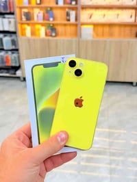 ايفون 14 عادي ذاكره 128 بطاريه 93 يعني جديد نضافه ميه بل ميه خيال مال ...