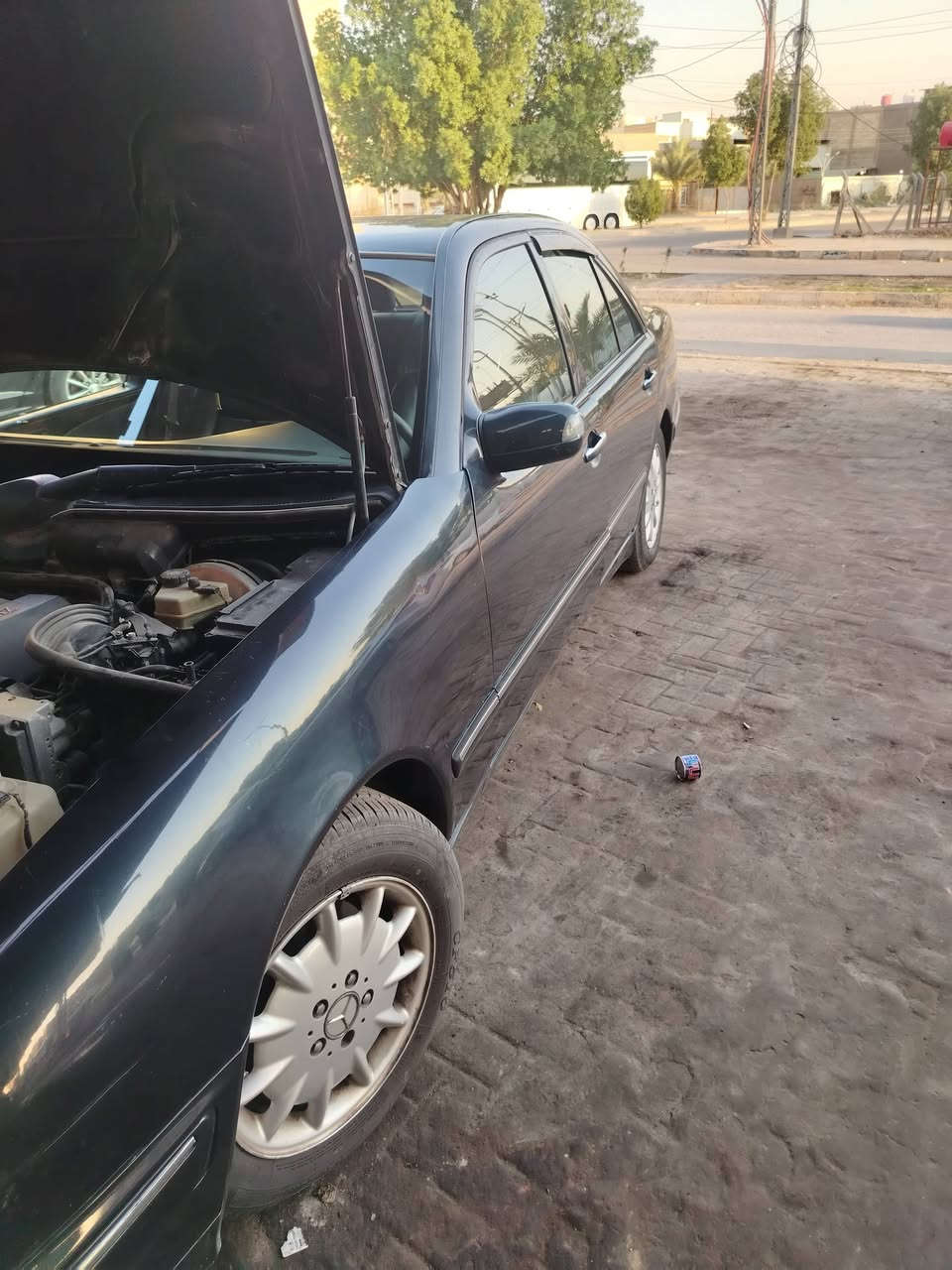 سلام عليكم مارسدس ام عيون موديل 96 مكينة V6 غرف جلد برده خلفيه رقم بغداد بسمي سنوية جديده السعر 90 وبيه مجال محدثة 2000 رقم الجوال *********** مكان السياره النجف
