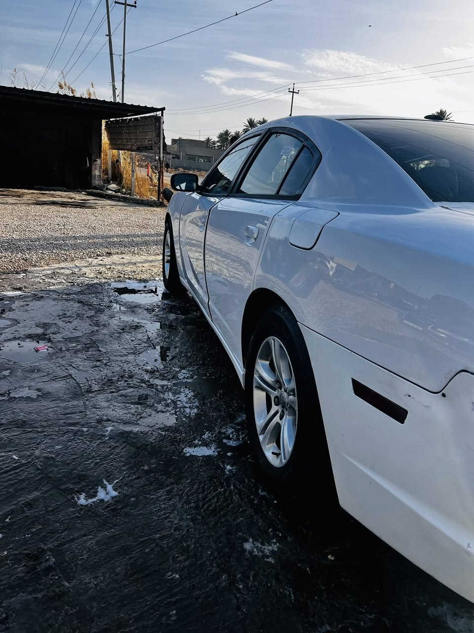 السلام عليكم جارجر مديل 12 رقم أربيل سنويه جديده كير مكينه نضيفات تبريد جديد تخم تاير جديد ضربته جاملغ وبنيد ودوسه مال سايق بيه تصليح سعر 122 وبيه مجال مكان السياره دوانيه ***********مراوس ازيره مضلع
