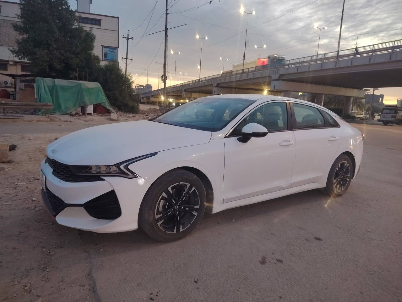 السلام عليكم
للبيع كيا كي فايف K5 فئه LXS موديل 2023 لون ابيض داخله للعراق كلين وهنا صارت بيه ملاحظات بسيطه فقط بارد بقبق الجنطه مقدار اربع اصابه وبمقدمه البنيد حك شبر سياره جديد بمعنى الكلمه ونظيفه ومعايزه اي شي كير ومكينه مكفولات ماشيه 70 الف وقابله للزياده سعر 185$
 باسمي السياره تحويل مباشر 
رقم الهاتف ***********
