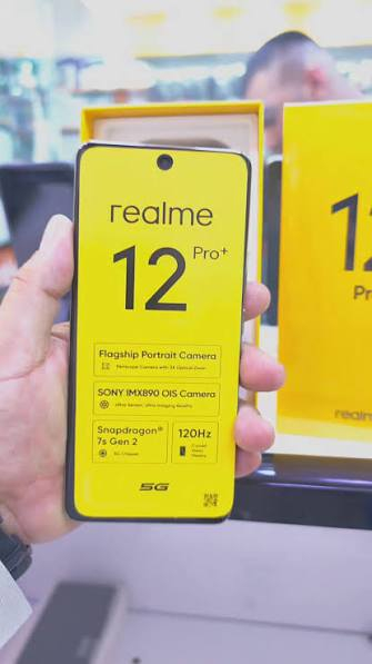 🔴 للبيع 🔴 ريلمي 12 برو بلس ما مستخدم بعده بالكارتون حيل
نظيف
🔴الشاشة: شاشة أموليد (AMOLED) منحنية بحجم 6.7 بوصة،
       تدعم مليار لون ومعدل تحديث 120Hz.
🔴المعالج: Snapdragon 7s Gen 2 بتكنولوجيا 4 نانومتر،
      يقدم أداءً مستقراً وسلساً للألعاب والتطبيقات.
🔴الذاكرة: مساحة تخزين 256 جيجابايت (ROM) مع خيارات
      لذاكرة عشوائية (RAM) تبلغ 8 جيجابايت.
🔴الكاميرا الخلفية: ثلاثية احترافية:رئيسية بدقة 50 ميجابكسل
     بمستشعر Sony IMX890 ومثبت بصري OIS.
🔴كاميرا بيريسكوب (Periscope) بدقة 64 ميجابكسل تدعم
      التقريب البصري 3X والديجيتال حتى 120X.
🔴كاميرا عريضة جداً (Ultra-Wide) بدقة 8 ميجابكسل.
🔴الكاميرا الأمامية: بدقة 32 ميجابكسل لصور السيلفي.
🔴 كاميرا تقريب (Periscope) ممتازة ونادرة في هذه
🔴البطارية والشحن: بطارية ضخمة بسعة 5000 ميللي أمبير
      تدعم الشحن السريع بقوة 67 واط.
🔴 تصميم خلفي راقٍ ومميز بخامات من الجلد النباتي ومستوحى
      من الساعات الفاخرة. 
🔴مقاومة الماء والغبار بمعيار IP65 فقط
     (مقاوم للرذاذ وليس للغمر الكامل).

🔴 السعر 450 الف قفل 🔴


**إذا كنت صاحب هذا الإعلان وتريد حذفه لأي سبب، رجاءا أرسل رسالة إلى الدعم الفني**