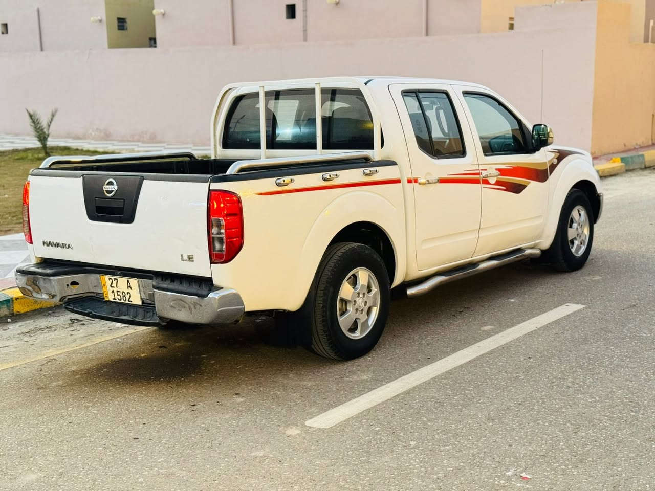 السلام عليكم
نيفارا للبيع موديل 2008 
محور كير ومحرك بطه اوتماتيك اصل السياره 
جديده وجاهزه 

كفاله عدا باب الصدر مصبوغ بدون دواخل
كير كفاله 
محرك مكفول 

حداديه 
تخم تاير 
سياره مال جناي 

السعر 85 وبيها مجال
 
العنوان بابل الشوملي 

***********
