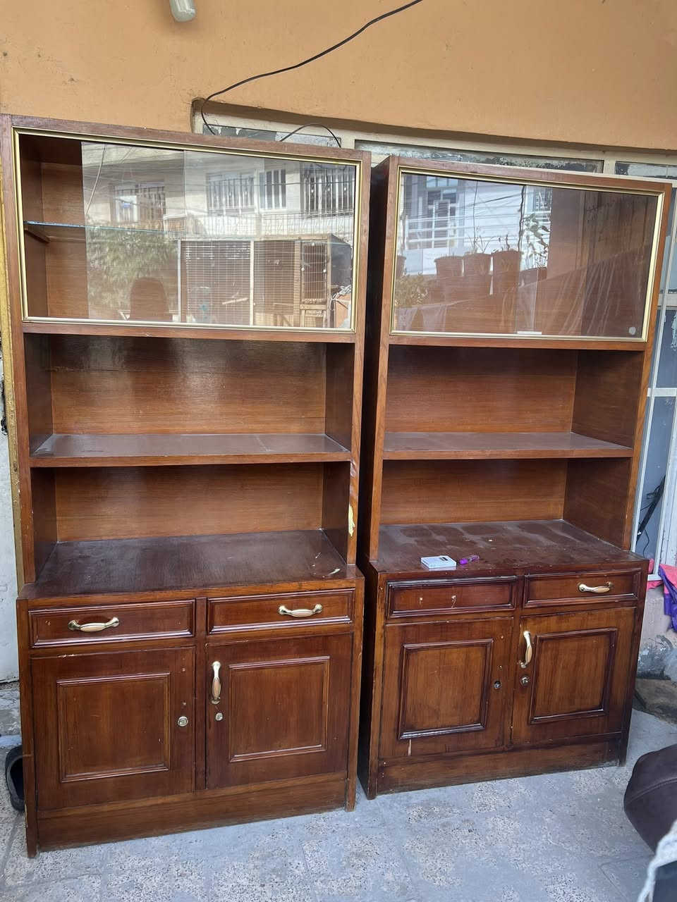 ديلاب أو معرض للبيع عدد  اثنين سعرهن ١٥٠ الف تواصل ***********
