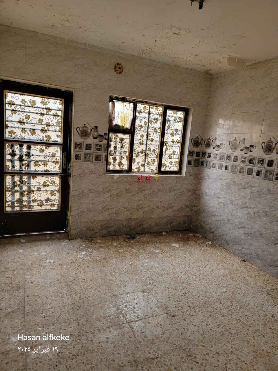 يا الله
بيت  مساحة ١١٠متر يحتوي على غرفتين واستقبال وصالة ومطبخ سيراميك والسطح اشتايكر والارضية كاشي الشعلة الدوانم ورى السجة قرب المضمدة ام علي وقرب شارع ابو دراج البيت بناء بلوك شوية بي رطوبة
طابو زراعي  بسعر ٤٣ مليون قفل.
للإستفسار الاتصال
***********
او واتساب
