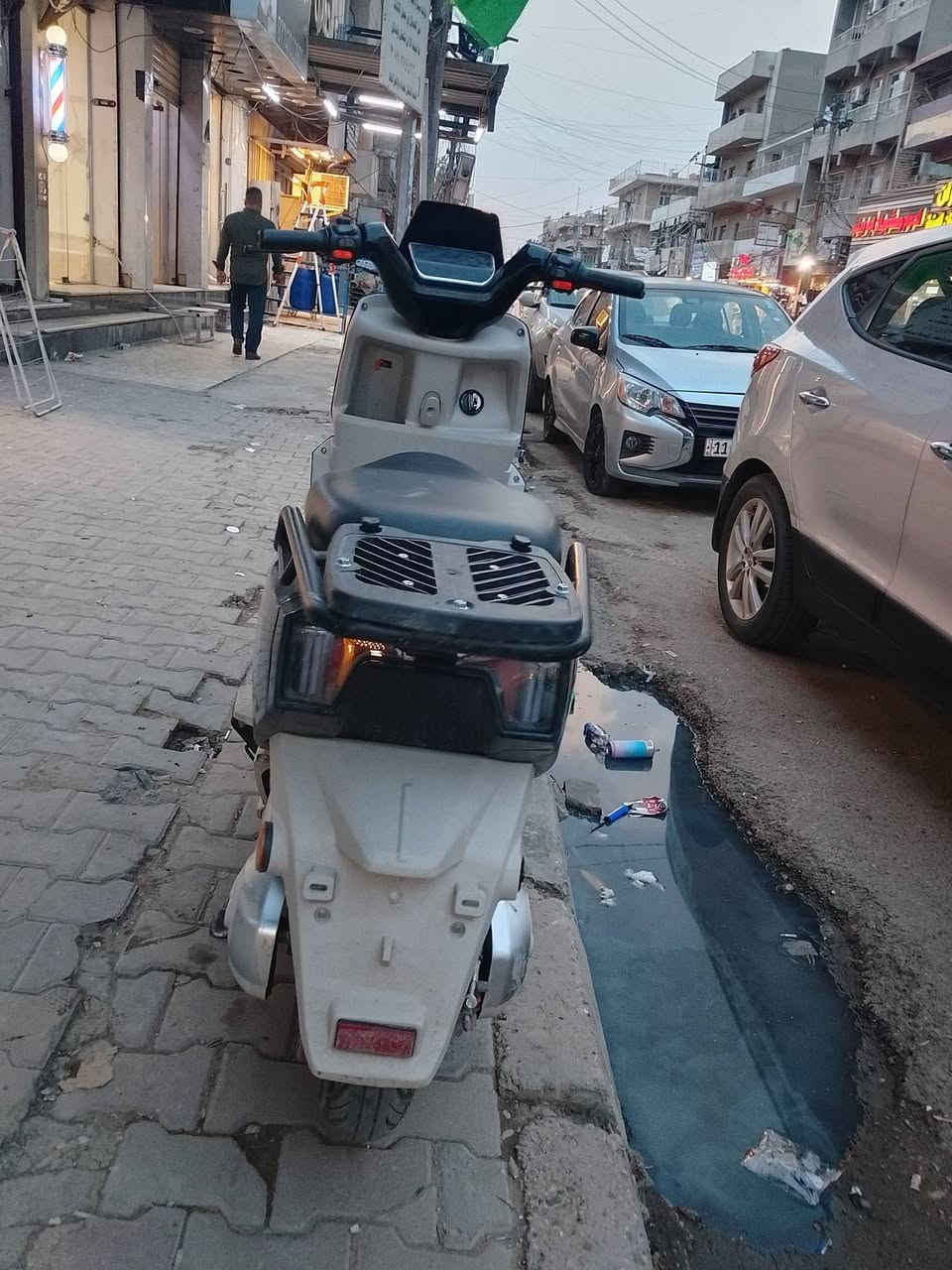 سلام عليكم دراجه ماركت فوجي غنيه عن التعريف 
6بطرايات /٨٠فولت سرعه ١٠٠ المكان الكراده كم ساره 
عراضه ٨٠٠وبيه مجال دراجه صارله شهر طالعه من المعرض 
***********
