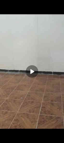 السلام عليكم  يتوفر بيت للايجار مساحة 150   في منطقة ابو منيصير الشهداء حي الكرامة  
يتكون من مدخلين غرفتين  كبار الحجم وهول  ومطبخ وكراج سياره وصحيات داخل خارج  وبيتونة كبيرة  وسطح   
سعر الايجار 300 الف ثابت 

 الاستفسار  ‎0790 459 7485
