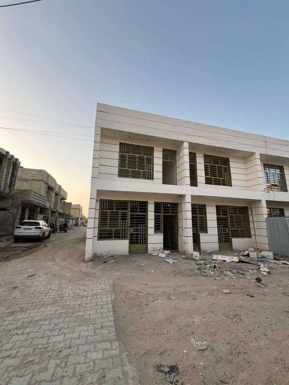 السلام عليكم
توجد ثلاثة بيوت للبيع زراعي سند 25 يوجد بها قرار محكمة في منطقة شاكر العاني الزراعية حي العدل بالقرب من شارع 15 مساحة البيت الواحد 50 متر واجهة خمسة متر ونزال عشرة متر يتكون البيت الواحد من مدخلين مدخل صالة ومدخل مطبخ وغرفة نوم وحمام والطابق الثاني يتكون من غرفتين نوم مع بالكون بسعر مناسب جدا 
للأستفسار الأتصال على الرقم ***********
