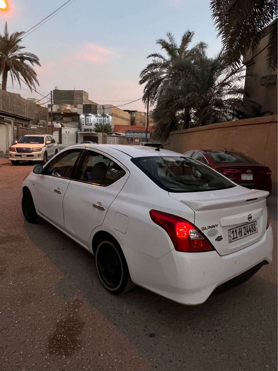 السلام عليكم
صني 2018 رقم بغداد انكليزي مميز
سنوية لل 2028 
بأسمي السيارة 
بيها فقط باب السايق رش فقط وسونار موجود
السيارة جاهزة على اخر حبة مابيها نقوصات
السعر 99.5 يعني تسعة وتسعين ونص وبي مجال بسيط حگ الجية
للأستفسار *********** النجف, العراق
