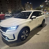 سورنتو موديل 2021 خليجي رقم بغداد مكفولة كفاله عامه  عدا شخط صغير بالب...