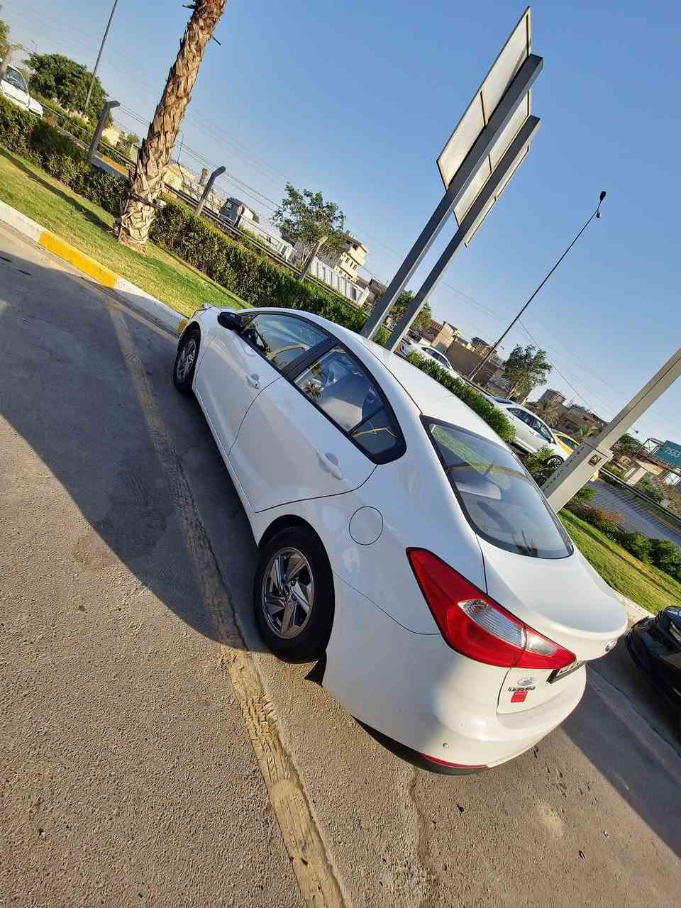 سيراتو 13 شكل 14 سليمانيه هزه وسنويا جديد بسمي صبغ بنيد فقط سونار موضح سعرها105 بيها مجال محرك 1600 كفاله وتبريد كفاله تحويل مباشر مكاني  لغزاليه ***********
