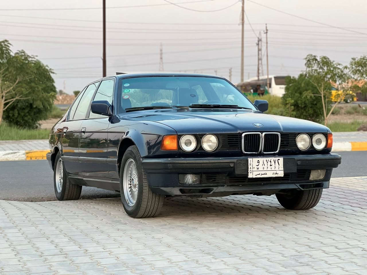 السلام عليكم اخوان 🩶
BMW موديل 1991 الحجم 735i
رقم بغداد تحويل مباشر ثاني يوم 
لون ازرق نيلي مكفوله كفاله عامه 
صبغ عام جماليه فقط بدون معجون 
محرك وكير مكفولات حاويه تبريد ثلج ❄️ منضومه كامله جديده تخم تاير وتخم ويل شعاع جدد دواخل جدا نضيفه كشنات جلد كهرباء تدفئه كشنات امامي وخلفي سنتر لوك ريموت كهربائيات كلهه شغاله مابيه ولا نقص سياره جديده سلايد روف شغال 3 حركات حداديه امامي خلفي بالكارتون شرط تراي 2026 دعاميه ام الهوائيات مال 40 
دبل جكمجه اناره داخليه خلفي امامي كلهه شغاله 
العنوان واسط 
السعر 57 وبيه مجال 
رقم الهاتف ***********
