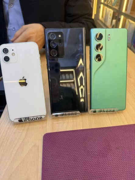 1_ كلكسي نوت 20 الترا ذ256 شرق اوسط 
2_  ايفون 12 عادي شرق اوسط خطين ذ128
3_ تكنو كامون 40 ذ 256 كامل ما مستخدم
للتواصل خاص او الاتصال ***********
