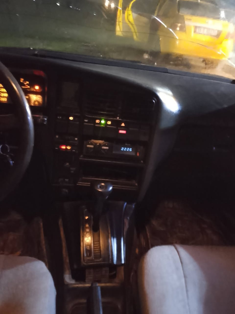 السلام عليكم سيارة للبيع... 
اوميكاستيش محرك 6سلندر كير ومحرك. مال بطه تايرات جدد كير اوتوماتيك كهربائات شغاله سياره حيلل نضيفه مصبوغا عام جماليه رقم. الماني بيها كابون بانزين شرط التحويل 
السعر 35$ورقه وبيها مجال 
اسيا. ***********
