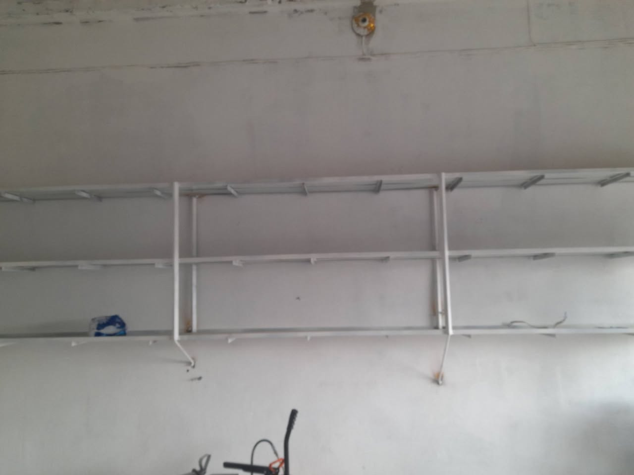 السلام اغراض للبيع استفسار اتصل على الرقم /0752128508
|||***********
