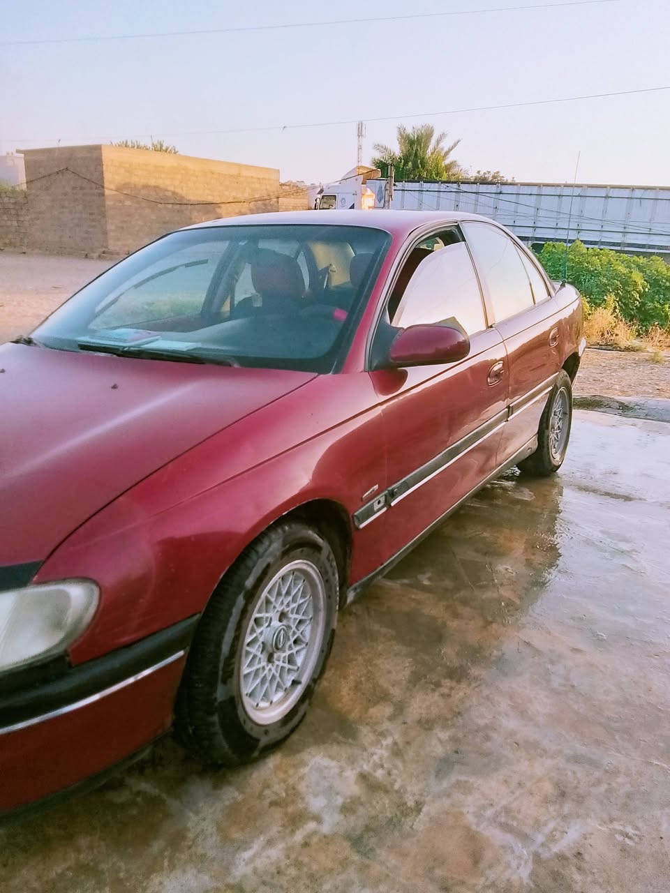 اميكا بزون موديل 95سيارة جاهزة شرط وكالة وتحويل مكان السيارة الجانب الايسرالسعر 38رقم الهاتف *********** مكلف بل نشر
