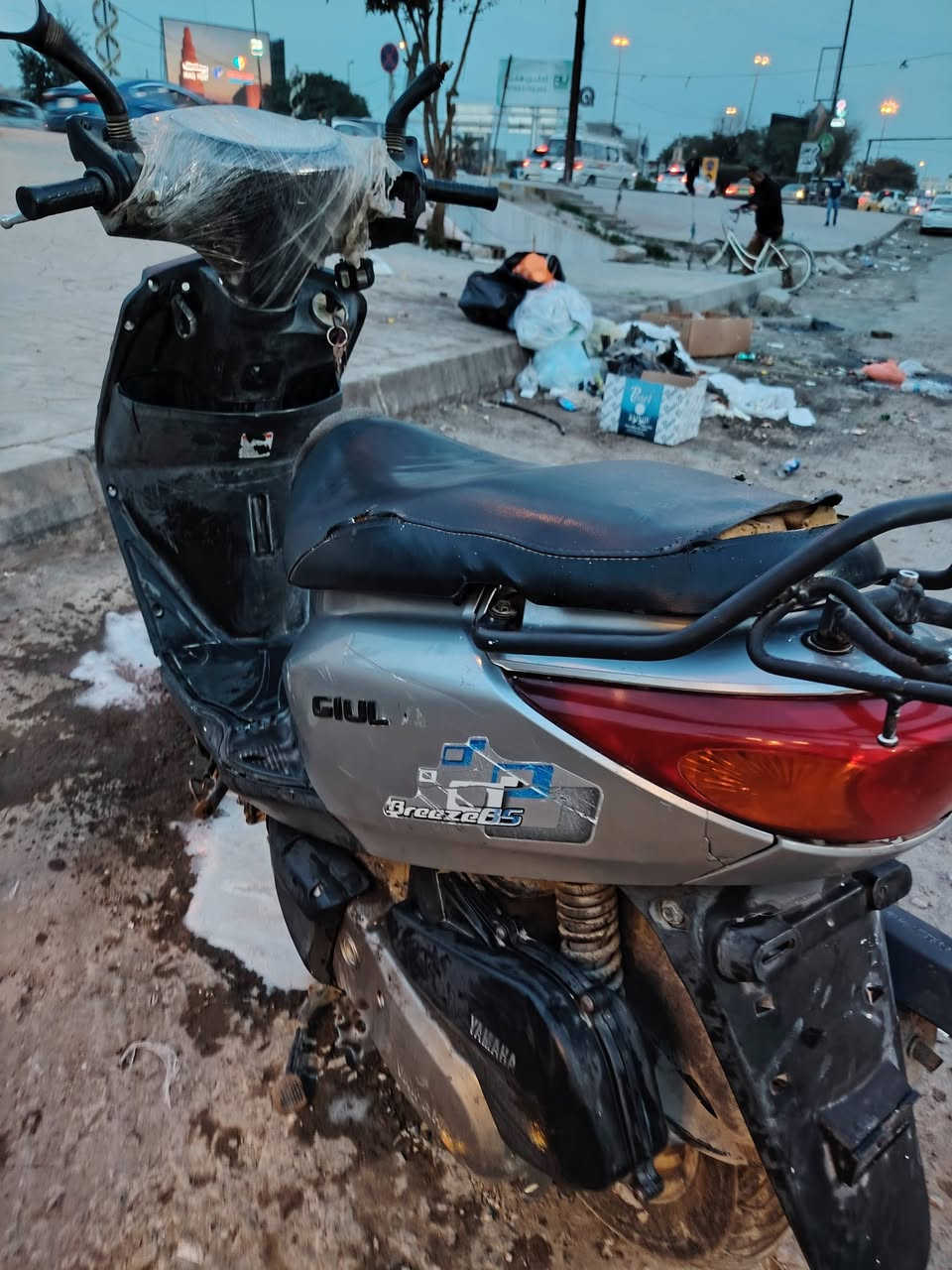 دراجه للبيع شغاله كل نقص مابيها برغي ممفتوح الدراجه نوزل كلش نضيفه بيها نقص الكفر الامامي والواقيه الي فوك التاير الامامي رايدها ٦٥٠ الف مكاني بغداد نفق الشرطه
الاتصال ***********
