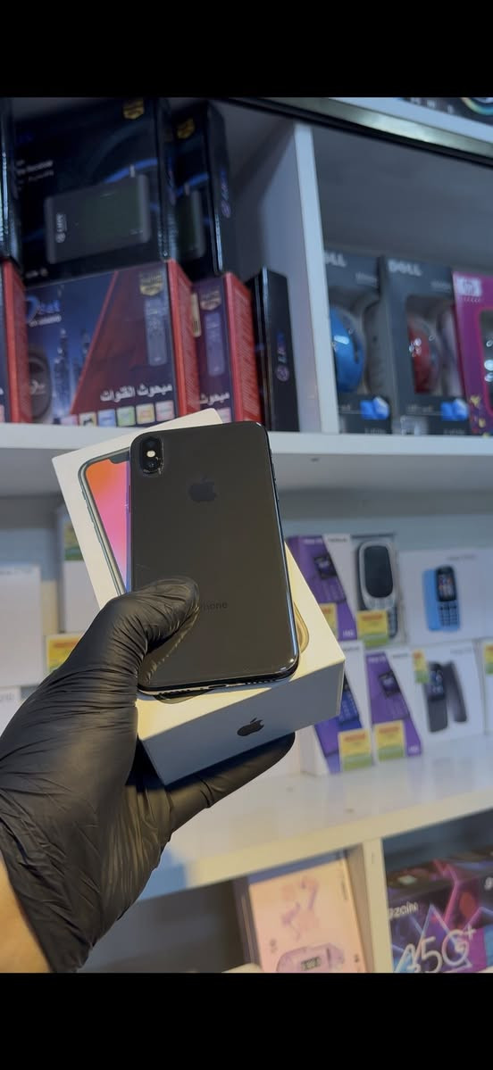 ايفون x ذاكره 256 جهاز كله نورمال ممفتوح بطاريه ٨١ جهاز كامل وياه كارتون عنواني بابل حله حي الامام ***********
