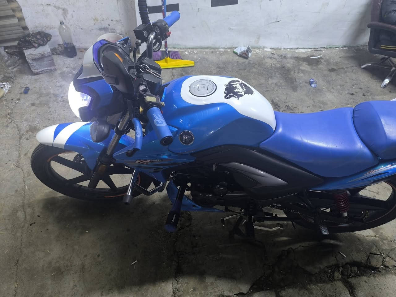 ياألله
هاوجي جديد موديل 2020 مسجل سنويه ولوحات انكليزي تحويل ثاني يوم السعر 15 وبي مجال 
الاستفسار ***********
السكن رمادي حي التأميم
