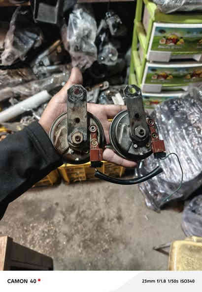 سلام عليكم هورنات سيدان حمره وسوده مكاني نجف ***********
