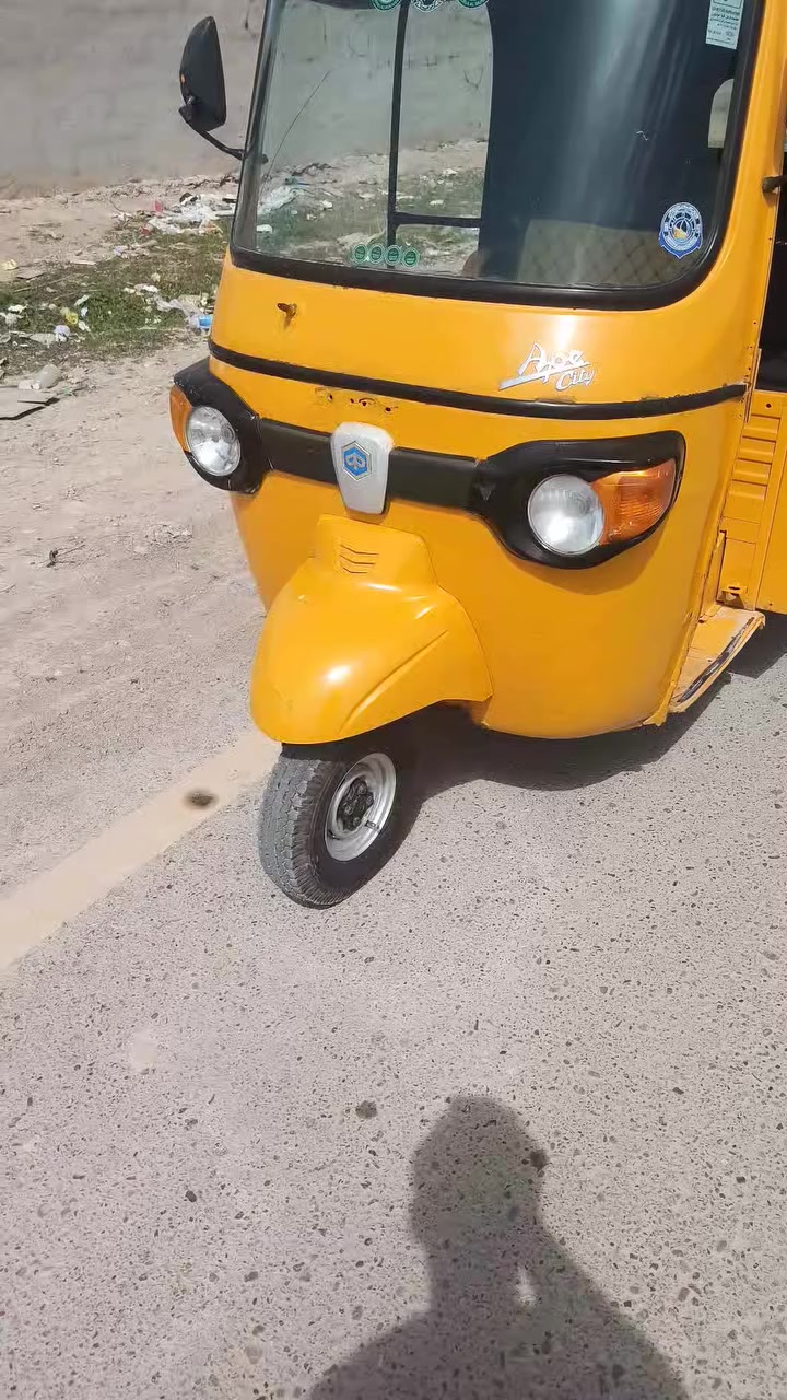 السلام عليكم تكتك بياجو للبيع المكان بغداد الحسينية  رقم الهاتف *********** باقي تفاصيل داخل الفديو
