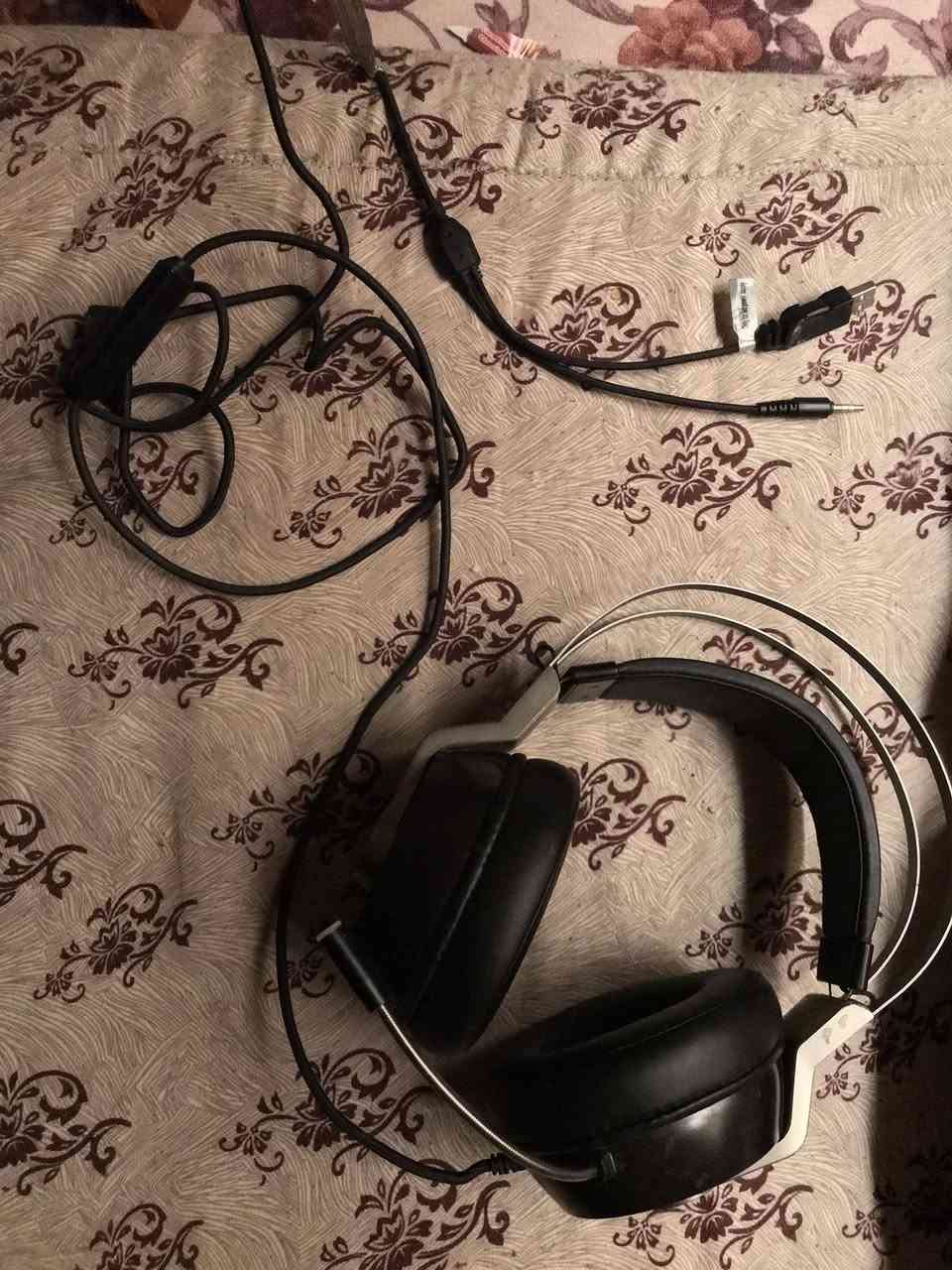 سلام عليكم ، للبيع  قيم ونطي سعر
1 - سماعة گيمينگ ترهم بيسي وترهم موبايل نضيفة حيل كامل شغالة ،
2 - سماعة بلوتوث شحنهه يدوم 3 ايام نضيفة واير شحن وياهه ،
3 -باور  لزك مال مايفون جديده مامستعملة ،


**إذا كنت صاحب هذا الإعلان وتريد حذفه لأي سبب، رجاءا أرسل رسالة إلى الدعم الفني**