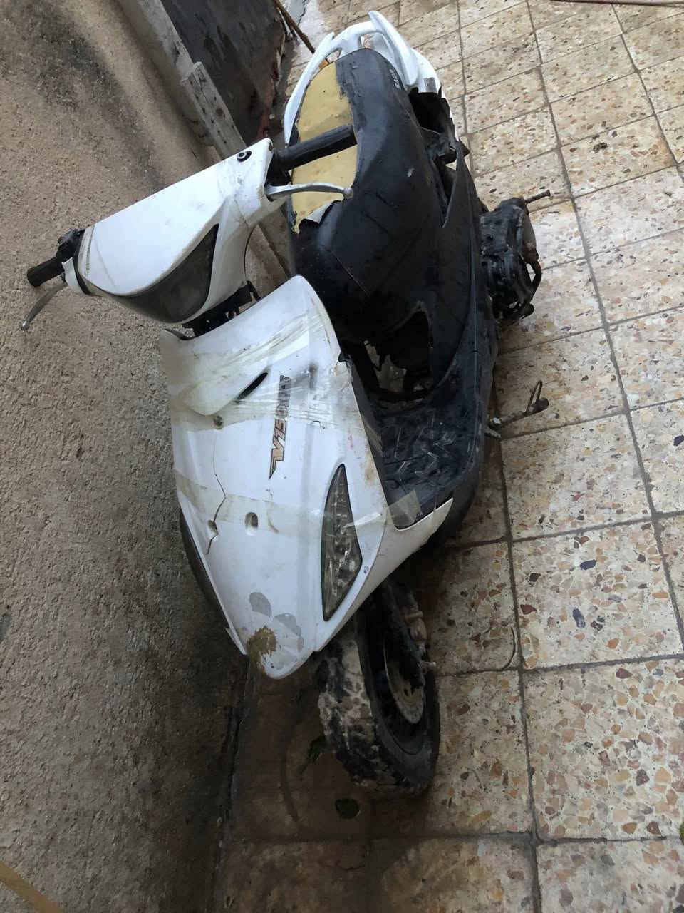 سلامو عليكم دراجه للبيع ما عرف شسمه بس هيه ياباني دراجه حلوه ونضيفه وما نقصه اي برغي مكينته ناعمه ونضيفه درجه كفاله من كلشي نضيفه مكينته ناعمه رادله بس كعكه مال كزوز العنوان بصره شط لعرب جزيره ريان سعر 125 وبيه مجال وشني عندك ستفسار راسني ونا بخدمتك شغاله دراجه ***********
