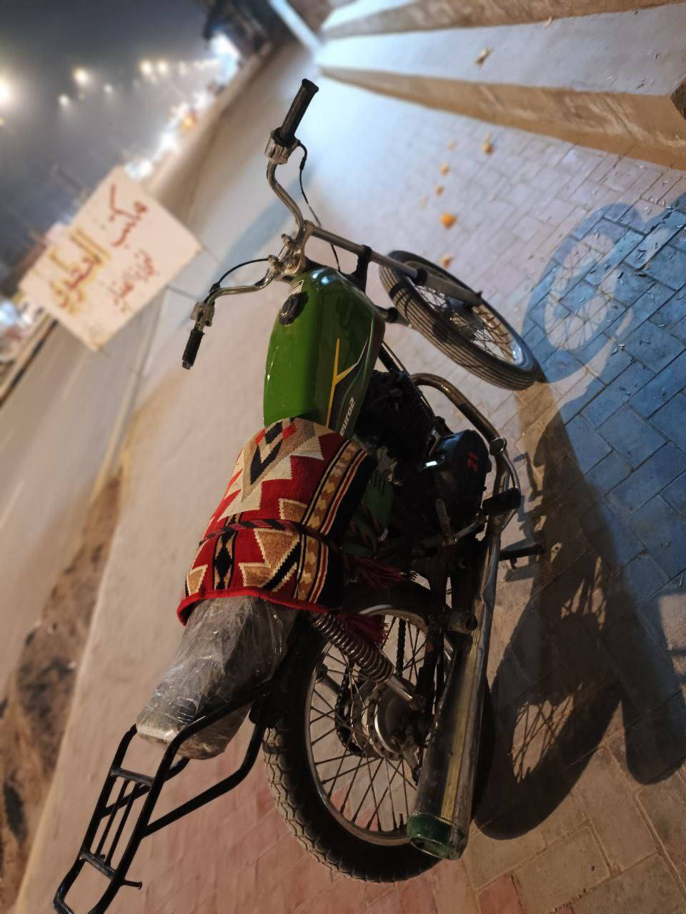السلام عليكم
دراجه حربي كلك كلك كلك بعدهي تحت التعمير 
الدراجه شاصي موس والمكينه 150cc غطاس دايوان مديل 2020 مكينه مصبوغ اسود البراغي وكاله برغي مامفتوح منها وهذا النضوح البيها عندي قبق الماغنيت بي زرف هوه يتبدل ب10 بس اني ما امبدله حتى لحد يجيني ويگلي مفتوحه اي تبخير ونضوح غير القبق ماكو الدراجه ابيعلك حربي لاتحجي اشاير واگلوب ومادري شني الدراجه جوزه سويج مخفي صوت وشلعه ومعدل وفصله عل اربع نمر يعني بأي نمره تفصل فصله شكل كلشي بيها بلادي وبيها نقوصات يعني الدواسات طاگه يرادلها تبديل والستان النص يرادله سبرنگه وذا تحب تبدله براحتك الدراجه معروضه 350 وبيها مجال حگ الجيه واني خادم للشراي متواجد فيس وواتساب وهذا رقمي *********** المكان كربلاء  حي العسكري
