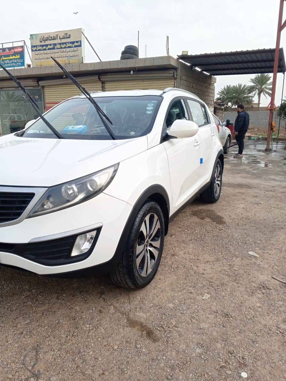 سلام عليكم
كيا سبورتج موديل 2013 خليجي مكفوله من تبديل وصبغ راقم اربيل بسمي السياره ماشيه حالين ١٣٦ حقيقي 
مكاني بغداد تاجي 
الاستفسار  ***********  /***********
