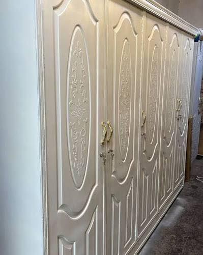 الفرق بين الصورتين طبعا إني مااحمد بشغلي بس هاي جوابي اليكول شدعوه اكو ارخص او شو انته غالي 

الفرق هواي وفرق شاسع الفرق بلنجاره وسمك الخشب ونوع الخشب وفرق بلكبس وفرق بلغره وفرق بلحشو وفرق بلنرماده وفرق بلصبغ ونوعيته وفرق بلقياسات وفرق بلنضافه و و و وهواي تفاصيل أطول إذا احجي 
تريد تفصال مرتب وترتاح نفسيتك تعال يمي أنطيك شي بيه ضمان حقيقي  
وأسف على الاطاله 
مده التسليم خلال ٤٠ يوم 
نجاره مصطفى التميمي ***********
