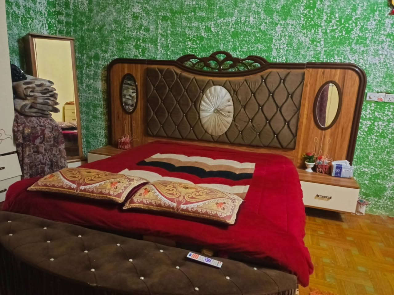 للبيع ٥ قطع غرفه نوم تركي سعر ٥٠٠ وبيه مجال ع خاص 
العنوان الكرمة صبيحات
*********** بي اوتساب 
*********** للاستفسار
