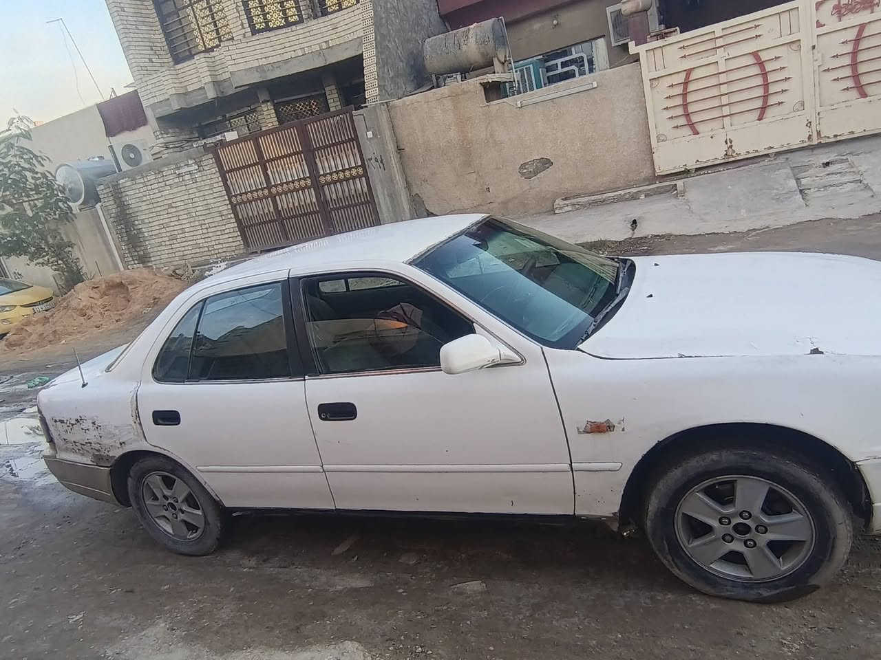 السلام عليكم
تويوتا كامري ١٩٩٤ 
للاستفسار على السعر و المواصفات على الرقم واتساب ***********
