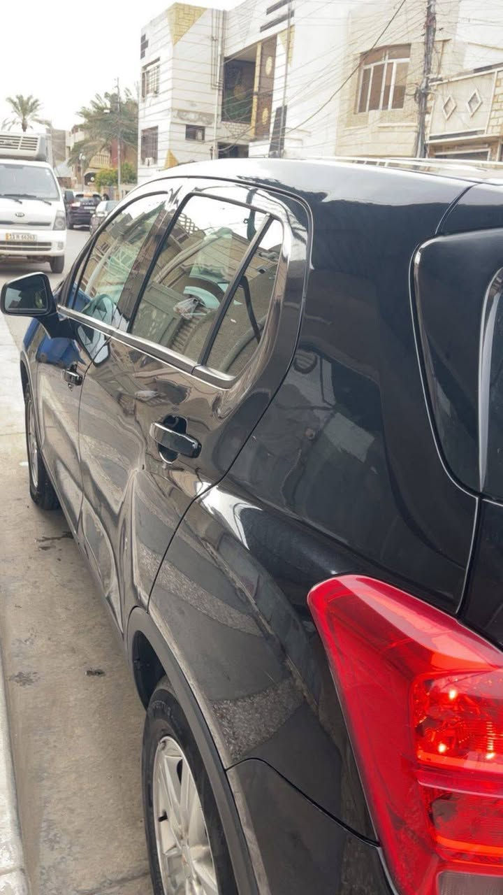 🌷 سلام  عليكم   🌷
___________________________
⚜️ نــوع-المركبة : شوفر ليت تراكس خليجي 

⚜️ المــــوديــل : 2018
⚜️ الفئــــــــــة : TRAX/  LT
⚜️حجم المحرك : 1800  دوش 
📟 الـــــعـــداد : 99684 كيلو 
💲 السعــــــــر :105
 بيها مجال بسيط حره  رقم  سليمانيه  تريد وكاله تريد  تحويل 
—————————————▪️
المواصفات :  خليجي  
 
▪️—————————————▪️
🚧الــضــرر : فقط الجامغ الامامي والباب خلف السائي  
☎️للاستفسار :  ***********
📍العنوان : بغداد السيديه
